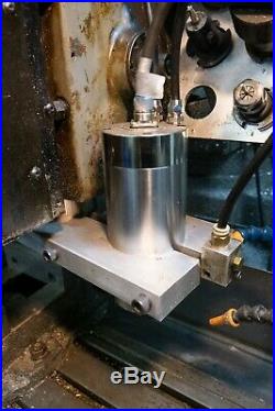 CNC milling machine Bridgeport clone Super Max YCM-16vs