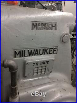 Kearney and Trecker Milwaukee Horizontal / Universal Milling Machine