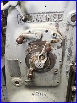 Kearney and Trecker Milwaukee Horizontal / Vertical Milling Machine Well Tooled