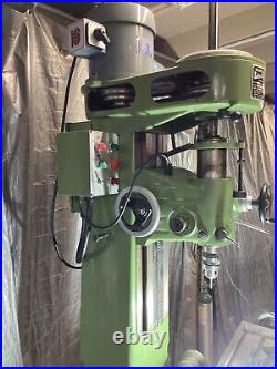 Lion-L Milling Machine 8x32 Table 220v/3phase 2HP. R8 Spindle