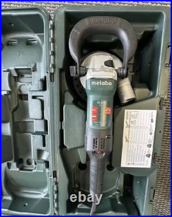 Metabo RFEV 19-125 RT is a heavy-duty 1,900-watt renovation milling machine