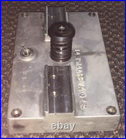Nice HAAS 14-1514A CNC vertical mill mount & box & Haas 93-1120A coolant tip