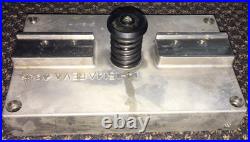 Nice HAAS 14-1514A CNC vertical mill mount & box & Haas 93-1120A coolant tip