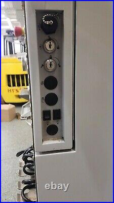 Used Haas VF-1 2011 CNC Vertical Machining Center Mill CT40 Side Mount USB 4th