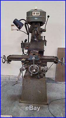 Vertical Milling Machine, 3/4 size Lots of tooling and accessories
